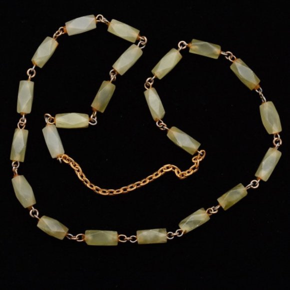 Long Green Serpentine Gem Necklace with silver chain - Picture 5 of 5